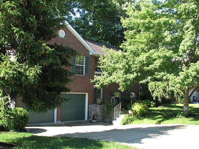 1st image of 4 Cherrywood Ln