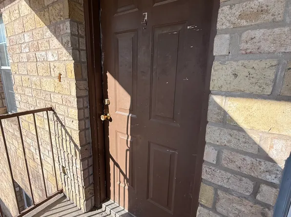 3215 Ligarde St #4, Laredo, TX 78043