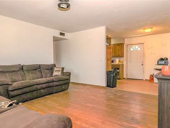 4th image of 603 S Ash St