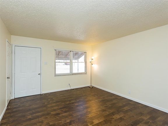 4th image of 2217 Bensonhurst Dr