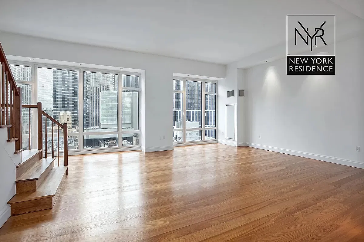 33 West 56th Street — Photo 2