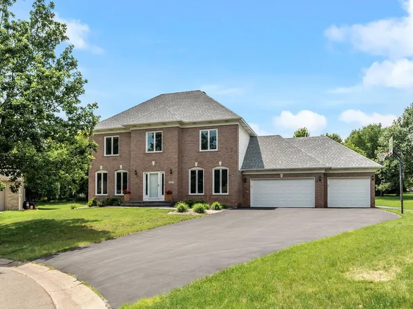 2227 Stone Creek Ln E, Chanhassen, MN 55317