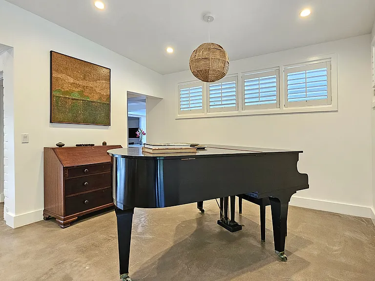 111 Hind Dr — Photo 10