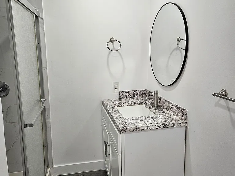 325 N Normandie Ave — Photo 18