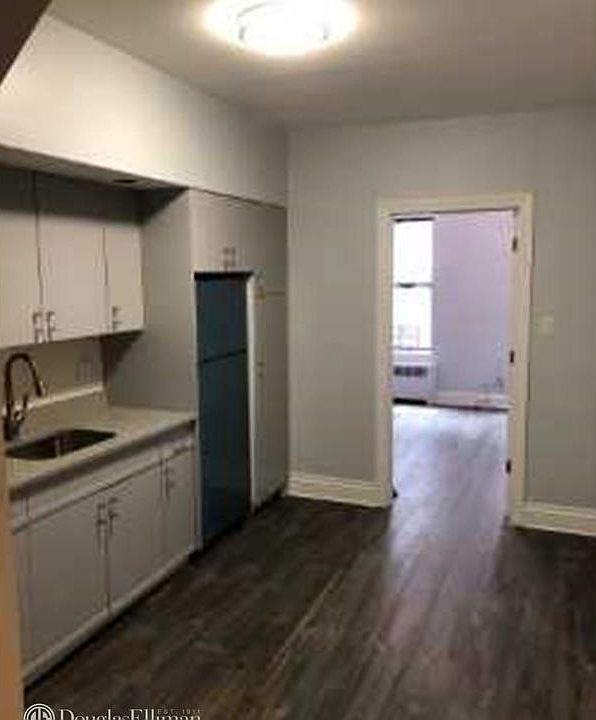 2nd image of 2037 2nd Ave APT 4D