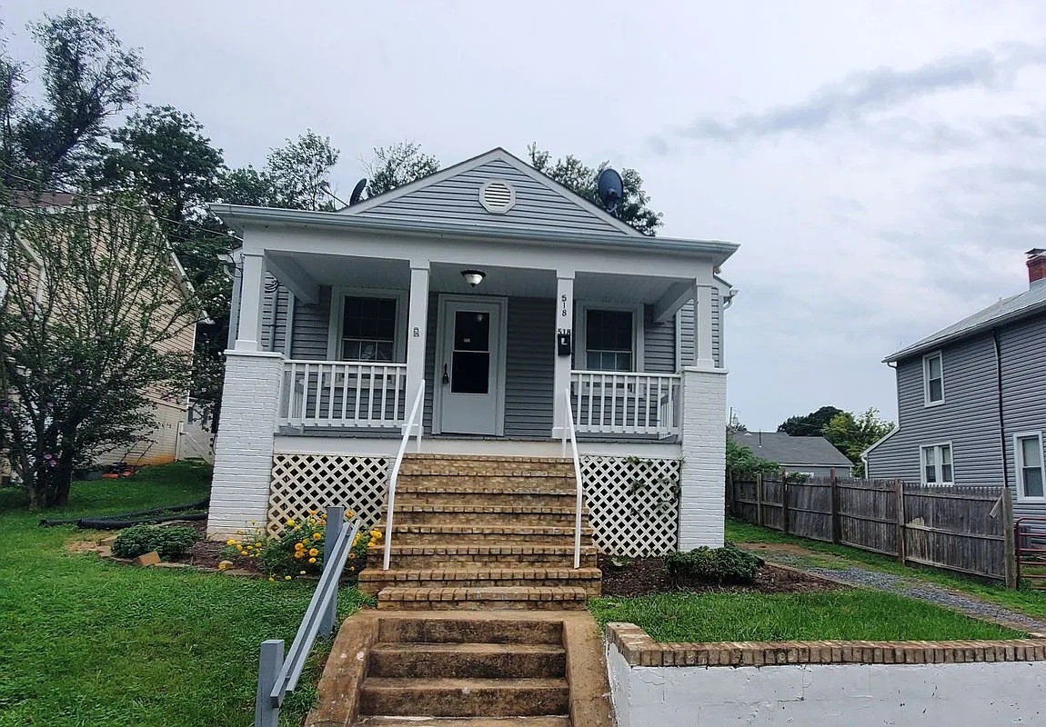 3 bed, 2.0 bath, 1632 sqft, $2,095 — Photo 1