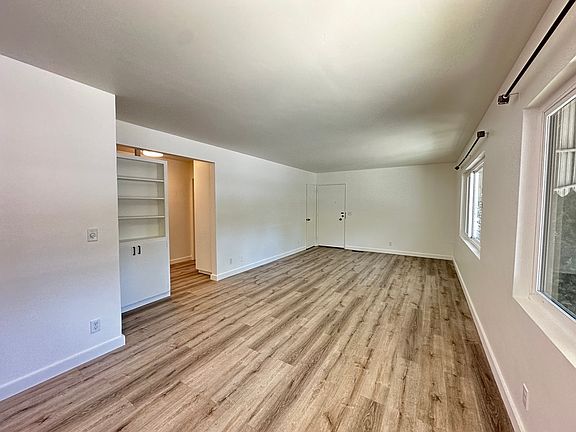 5th image of 1501 Santa Barbara St #A