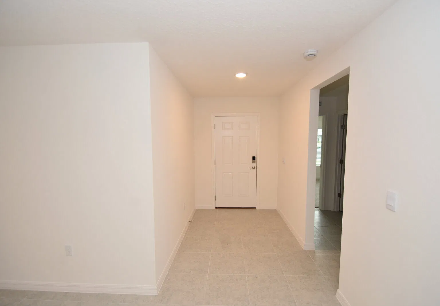 4 bed, 2.0 bath, 1876 sqft, $2,200 — Photo 3