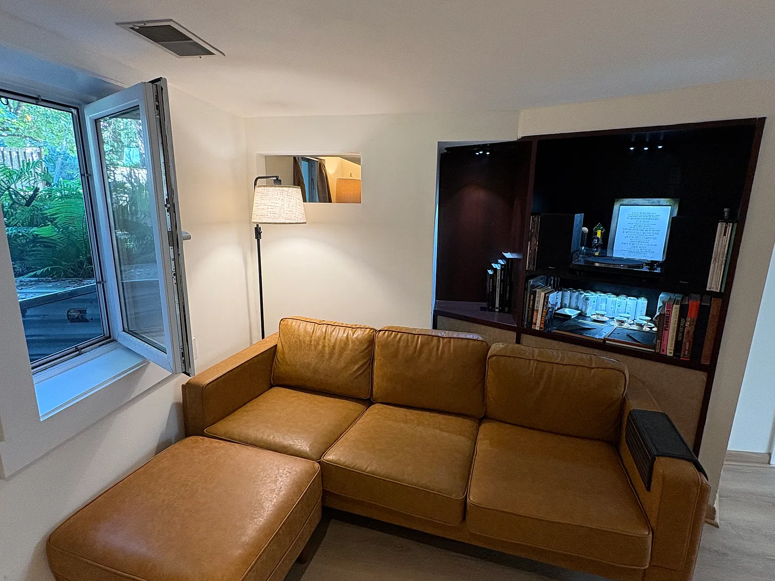 6212 Macarthur Blvd — Photo 4