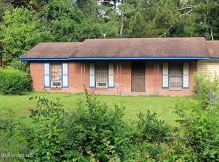 105 Magnavox St, Flora, MS 39071