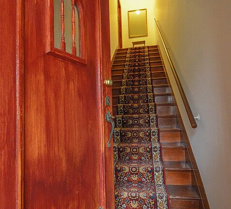 2nd image of 439 1/2 N Orange Grove Ave