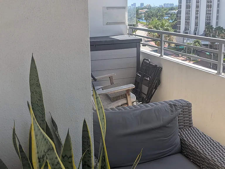 5555 Collins Ave #8W — Photo 11
