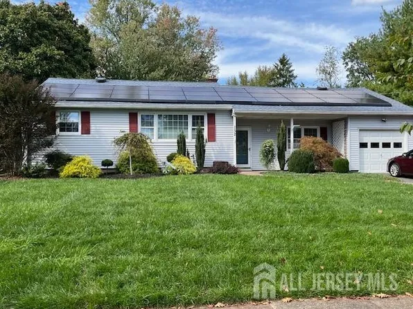 132 Seymour Ter, Piscataway, NJ 08854