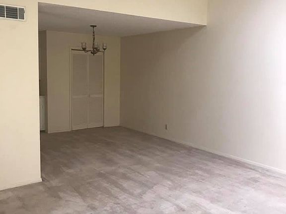 3rd image of 106 Elmhurst Cir Unit D