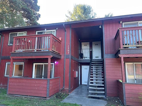 3rd image of 1181-1209 Hallen Dr #3A