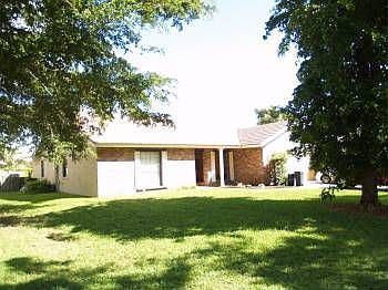 1st image of 7011 NW 39th Ct