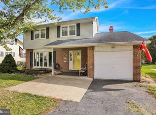 1308 Woodcrest Dr, Reading, PA 19607