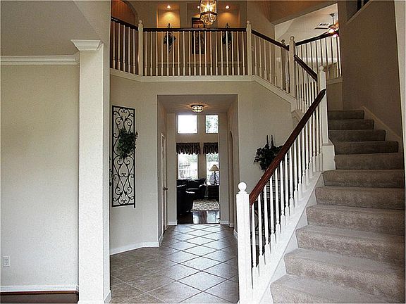 3rd image of 26110 Portfield Ct