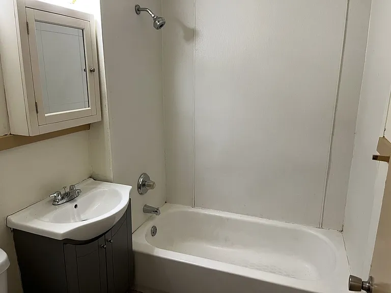 2818-2818A N 33rd St. - Duplex — Photo 9