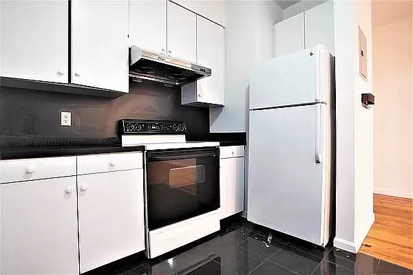 Rented by Metropolitan Property Group | media 30