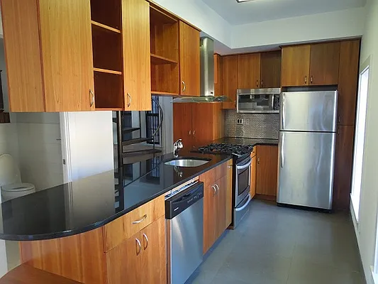 Rented by Vendome Management | media 29