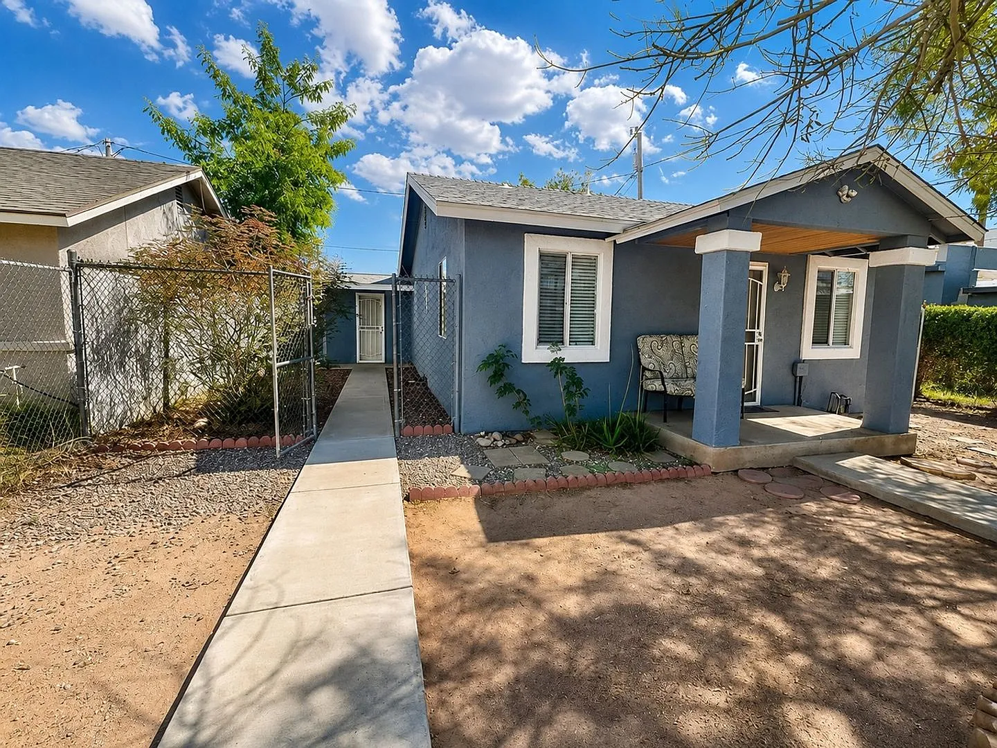 1 Month FREE with 1 Year Lease - Move-In Ready 2 Bed Phoenix Home | Minutes to Airport, ASU, Temp... — Photo 2