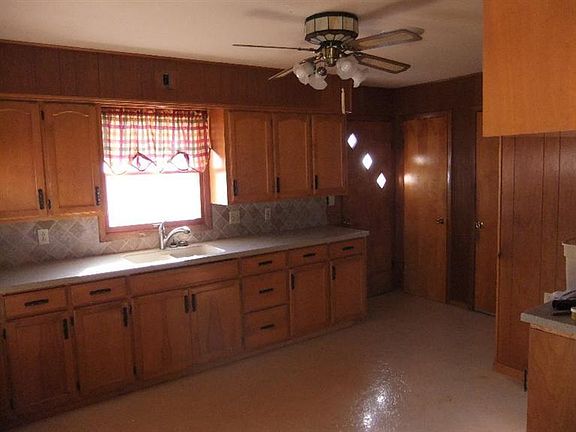 5th image of 120 Myers St
