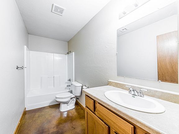5th image of 2618 W 58th St