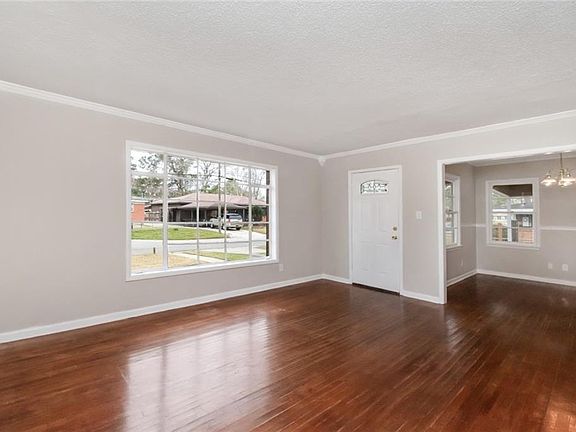 3rd image of 70 Picardy St