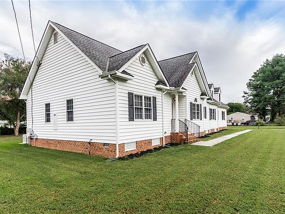 3rd image of 13832 James Dr