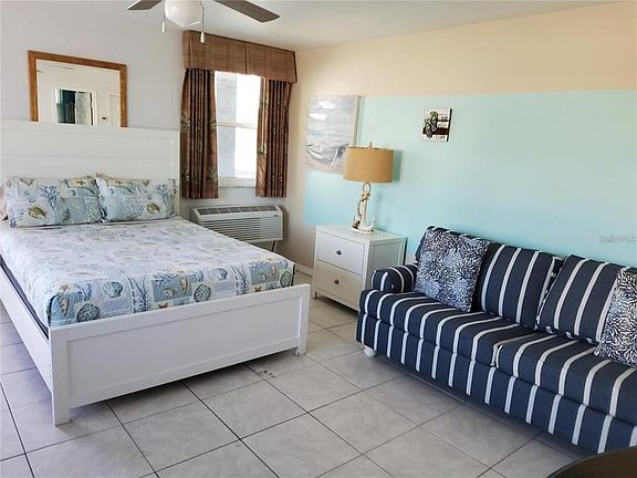 4th image of 603 MANDALAY AVENUE #212