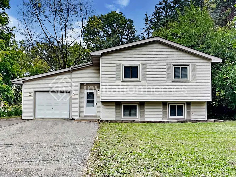 731 County Road B2 E