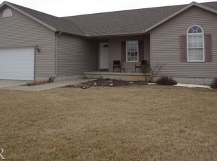 510 N Delane Dr, Heyworth, IL