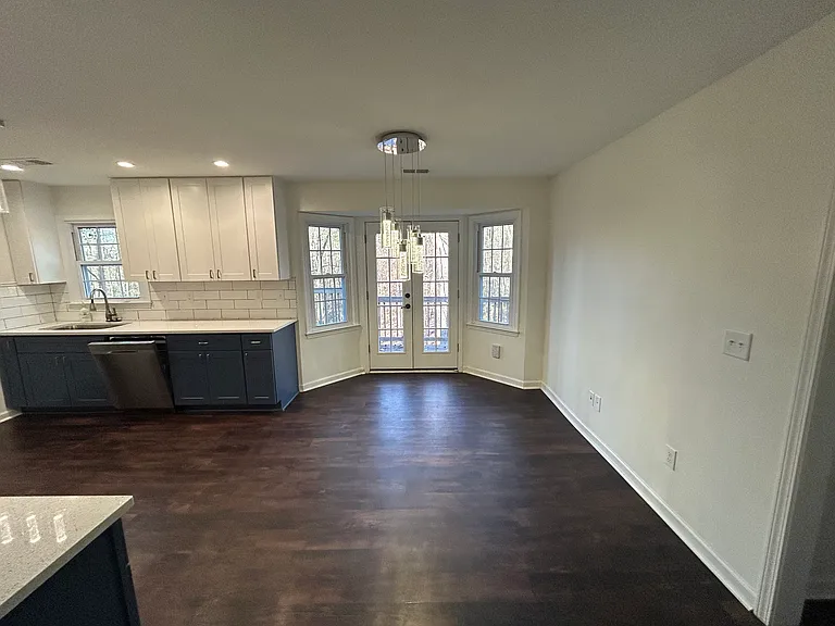 6970 Heard Rd — Photo 20