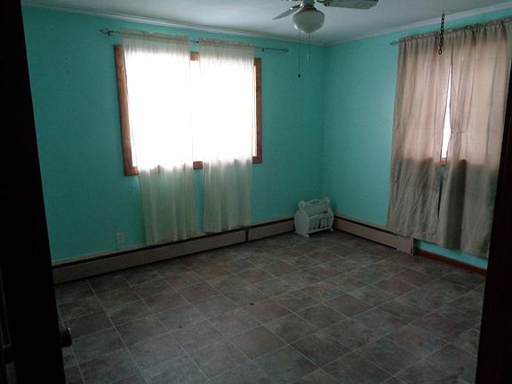 5th image of 817 Long Lake Ave
