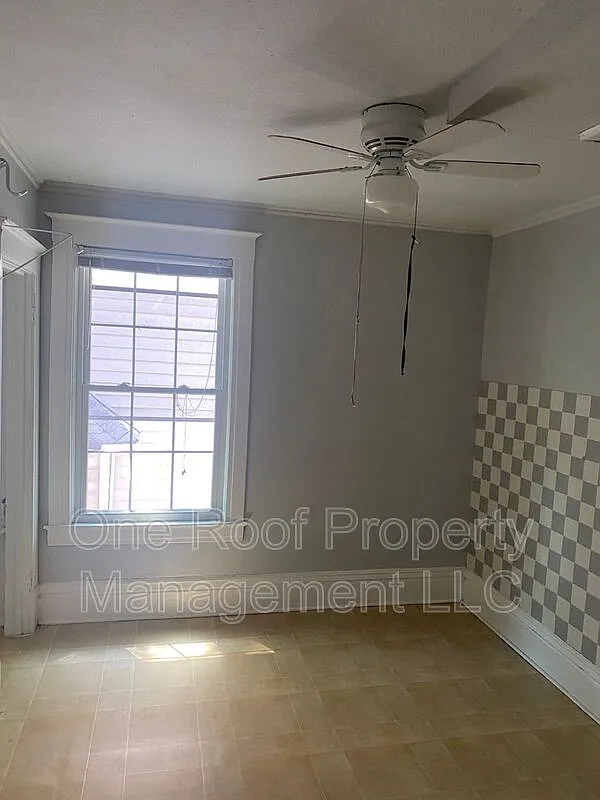 4 bed, 2.0 bath, 1200 sqft, $1,569 — Photo 3