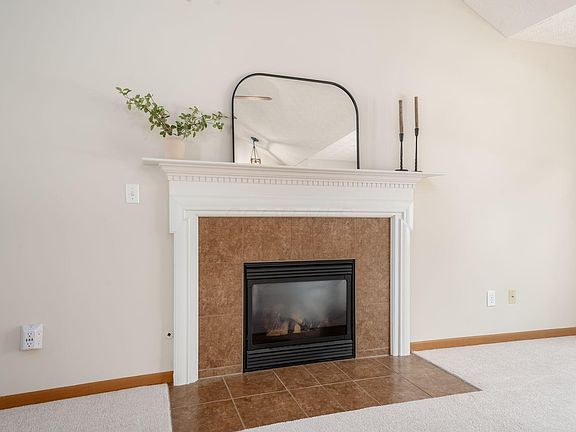 5th image of 107 Arrowfeather Ln