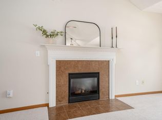 107 Arrowfeather Ln, Lewis Center, OH 43035