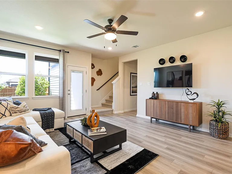 2428 Ekvall Dr — Photo 8