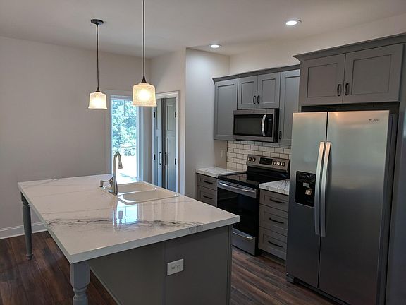 2nd image of 107 Foxwood Dr