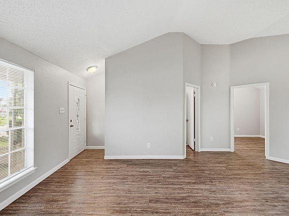 3rd image of 3015 Lightstar Dr