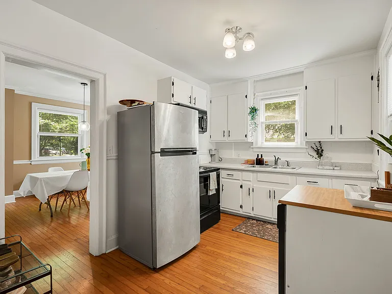 122 Hanover Ave — Photo 9