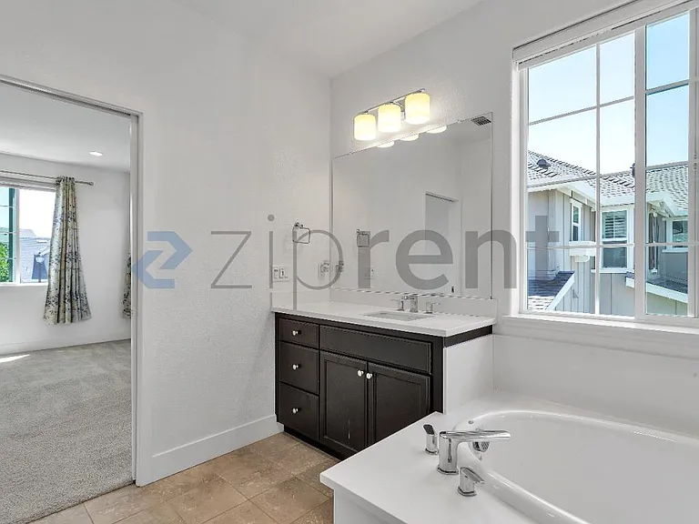 1483 S Barker St — Photo 31