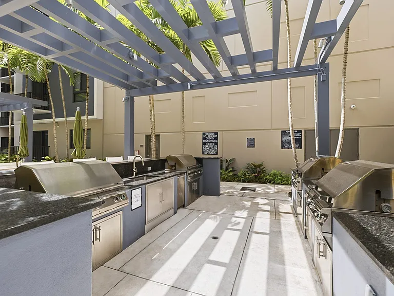 Berkshire Coral Gables — Photo 11