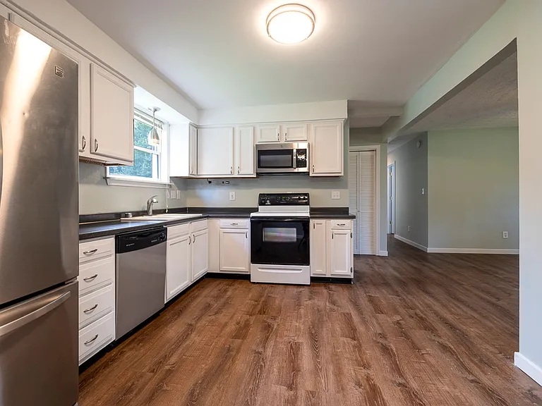 1104 Washington Dr — Photo 14