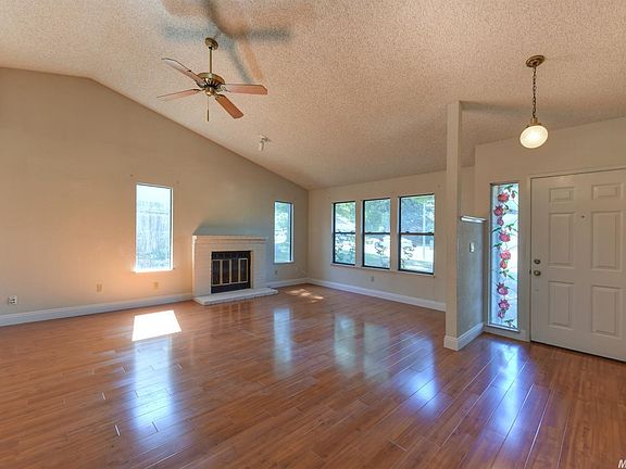 2nd image of 104 Snow Bar Ct