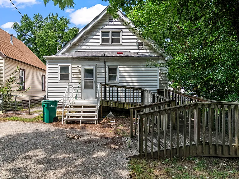 1220 N Bond St — Photo 25