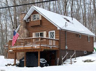 41 Deerfoot Rd, Lake Ariel, PA 18436