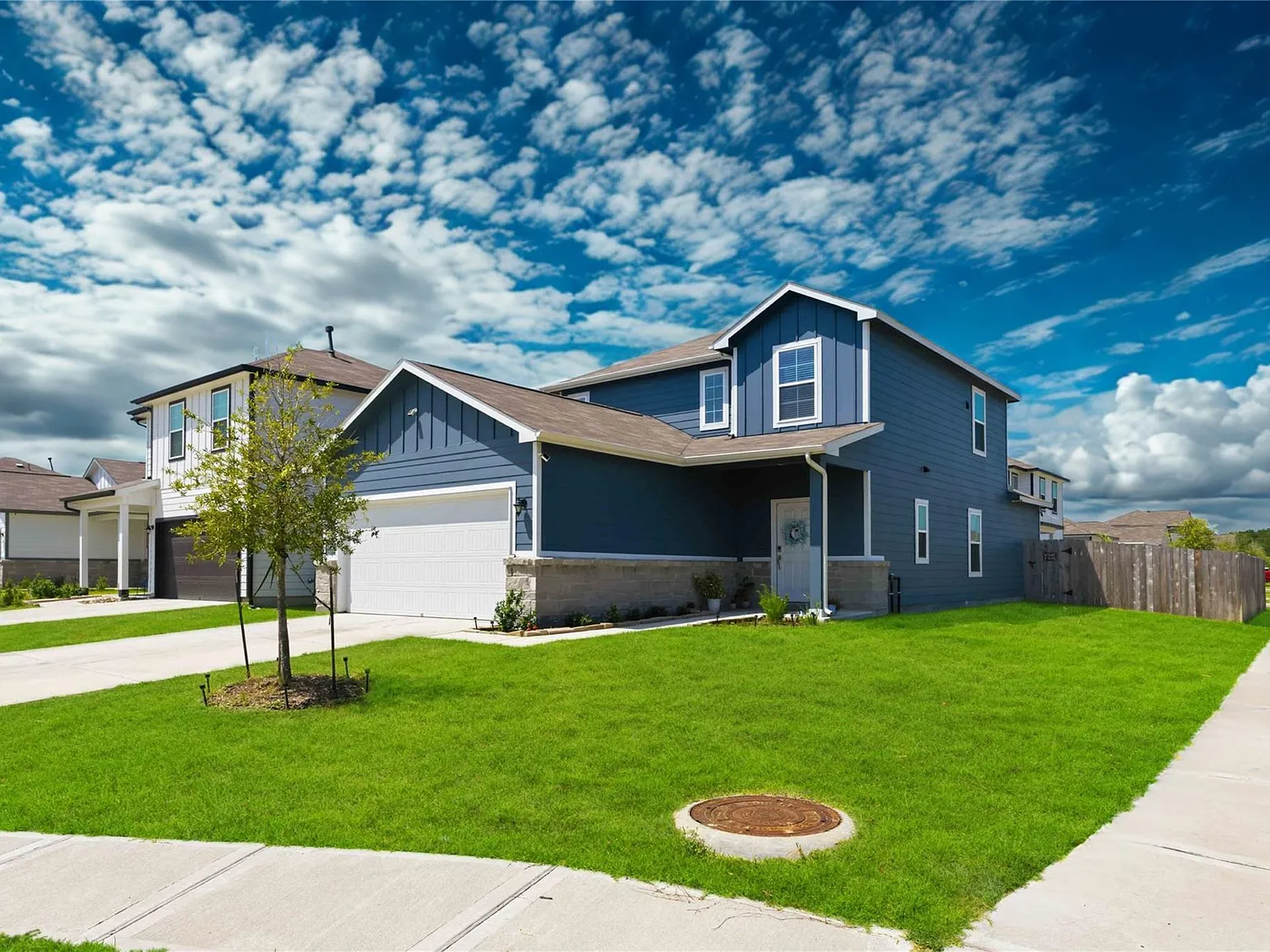 4 bed, 2.5 bath, 2090 sqft, $2,350 — Photo 2