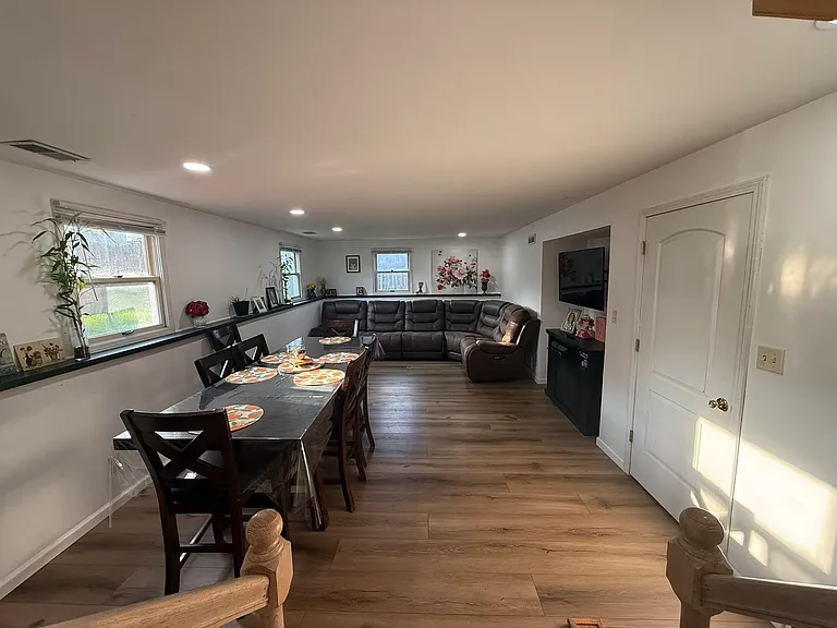 1021 Stonegate Rd — Photo 12